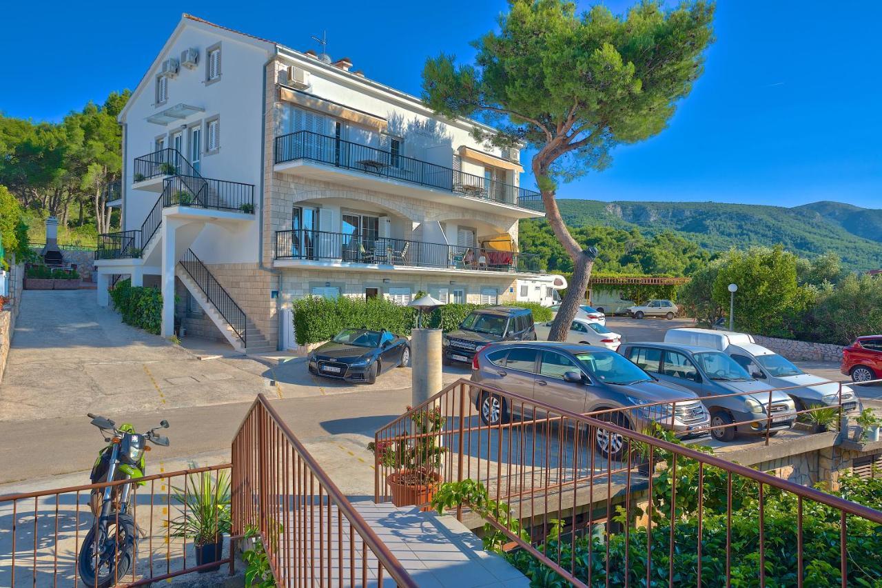 Apartments Kalina Jelsa  Extérieur photo