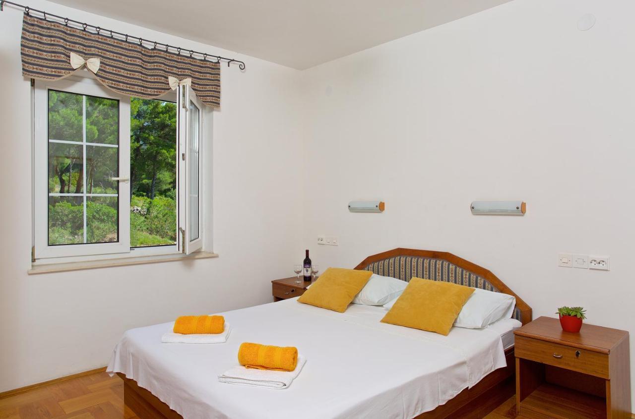 Apartments Kalina Jelsa  Extérieur photo