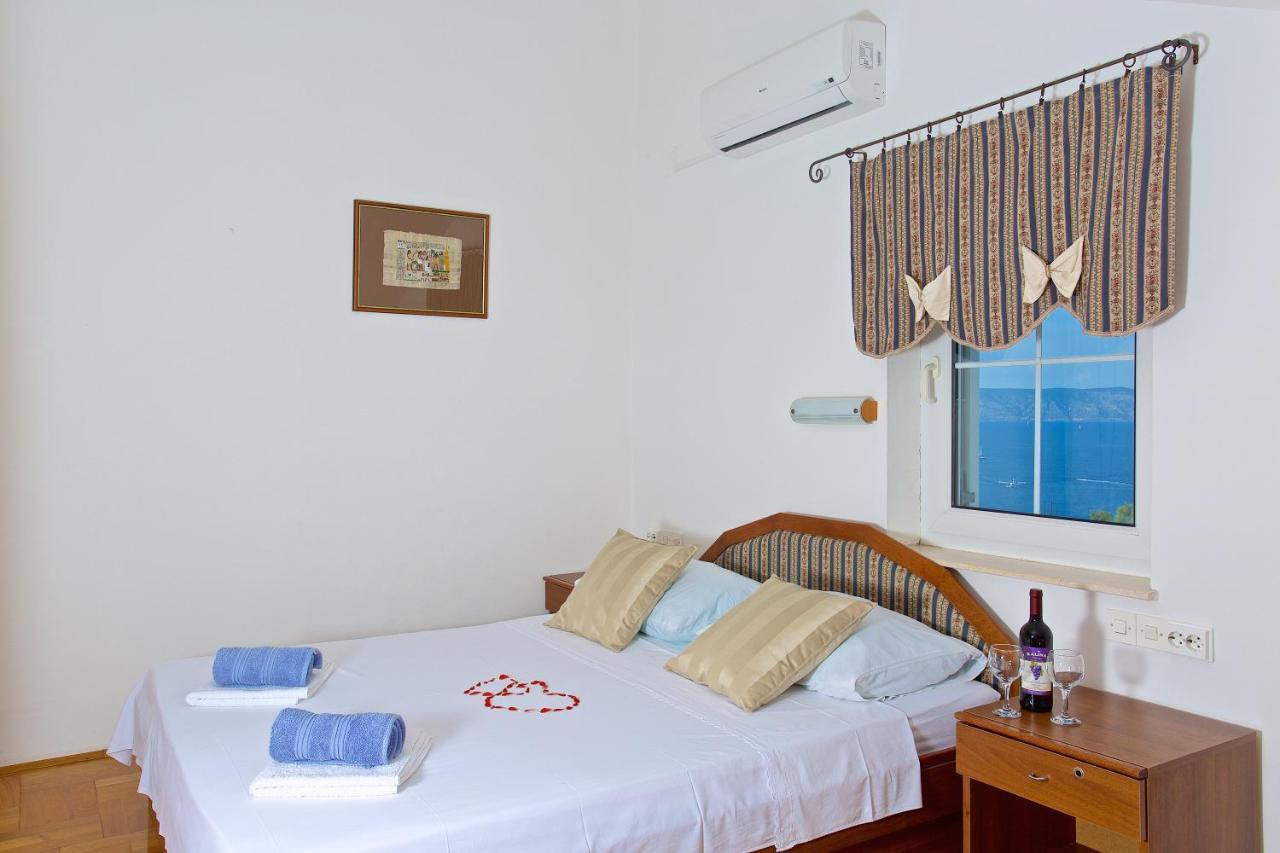 Apartments Kalina Jelsa  Extérieur photo