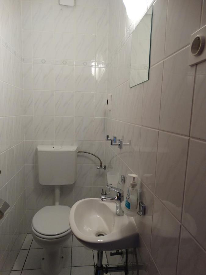 Apartments Kalina Jelsa  Extérieur photo
