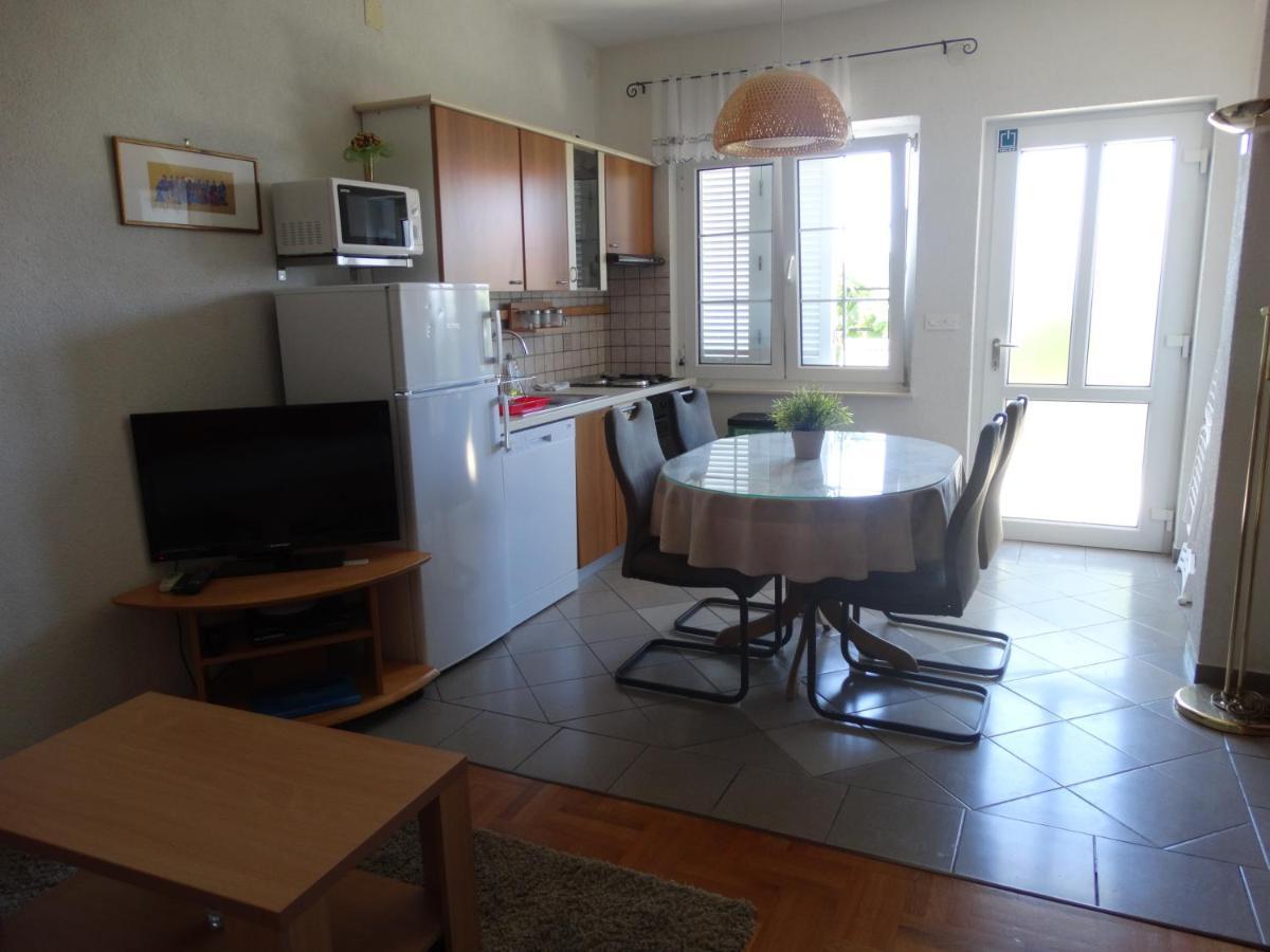 Apartments Kalina Jelsa  Extérieur photo